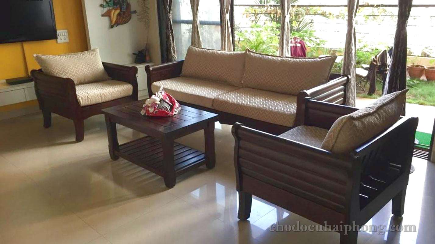 Đẹp và tiện lợi cùng ghế sofa gỗ SOG01 - thiết kế nhỏ gọn, phong cách hiện đại, chất lượng cực tốt. Với mẫu mã đa dạng, bạn có thể chọn lựa cho phòng khách, phòng làm việc hay phòng ngủ một chiếc ghế sofa phù hợp. Sản phẩm đang được ưa chuộng tại thị trường nội thất Việt Nam.
